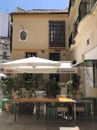 La Cosmopolita